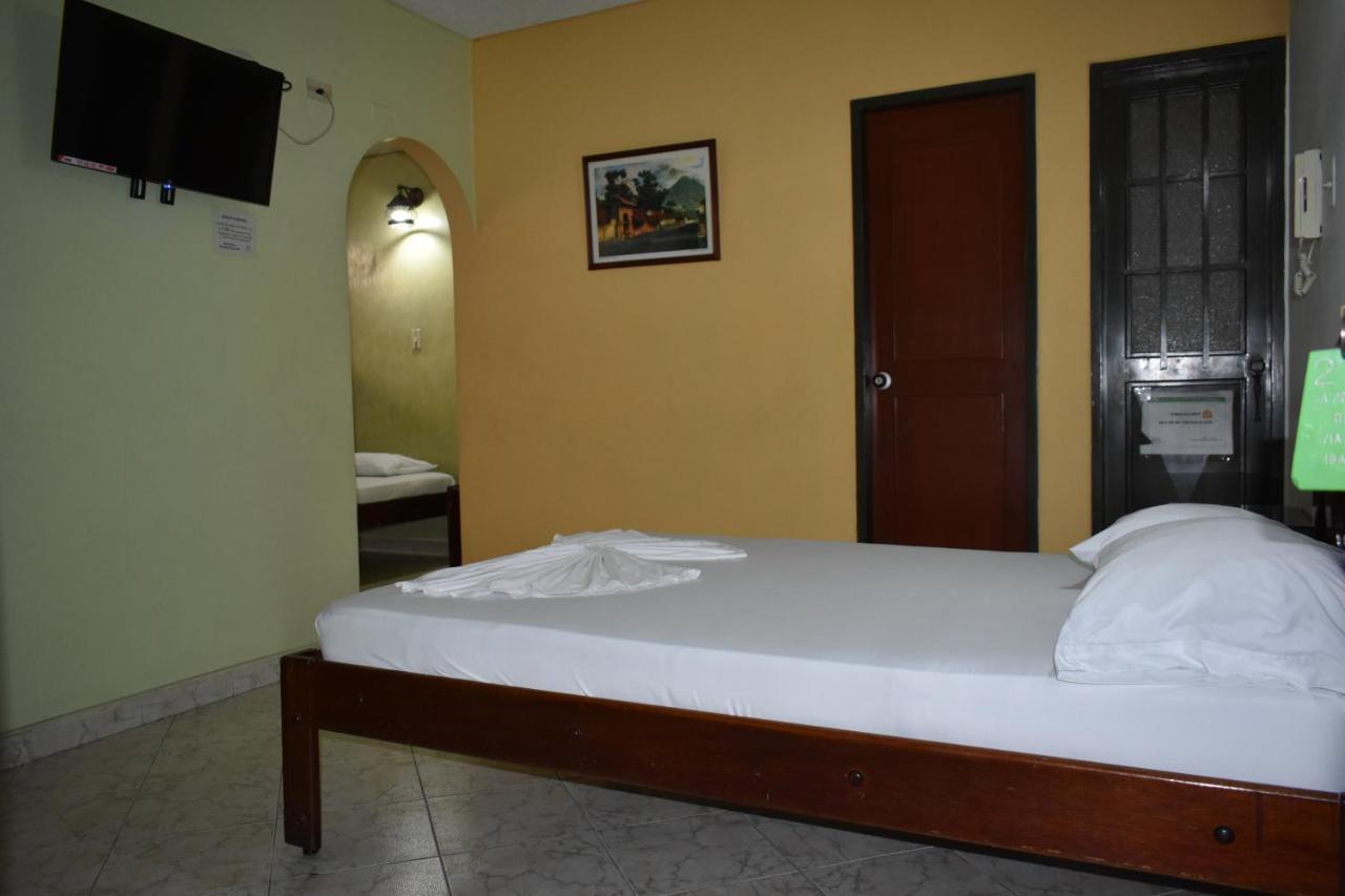 La Del Viajero Hotel *
